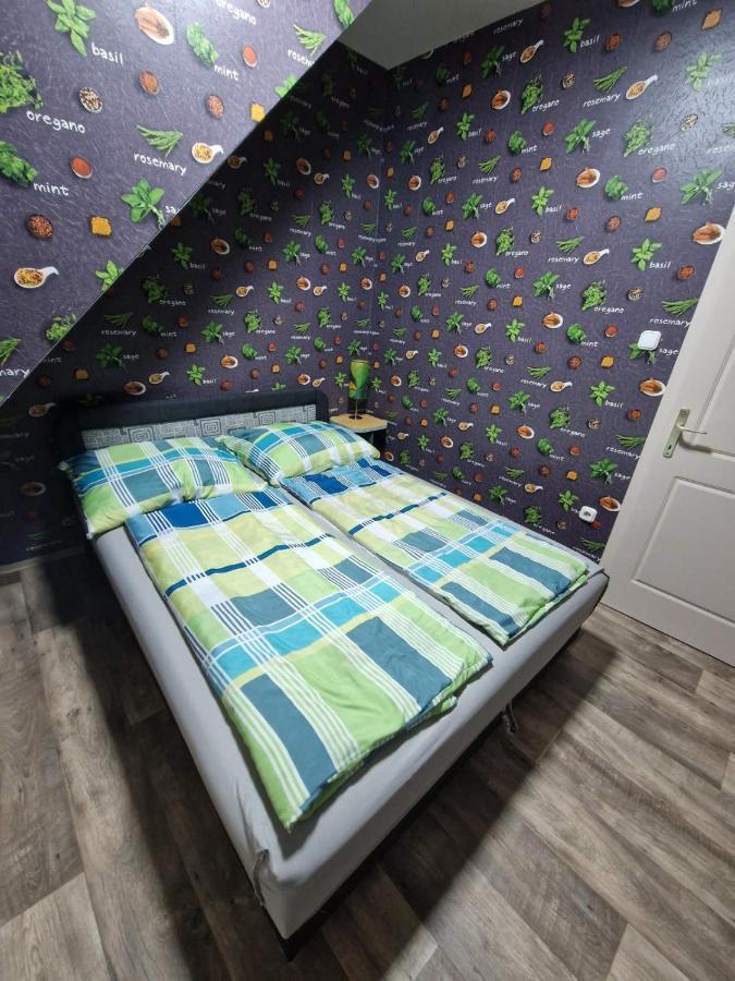 Marti 3 Bedroom Apartment Apartmán Debrecen